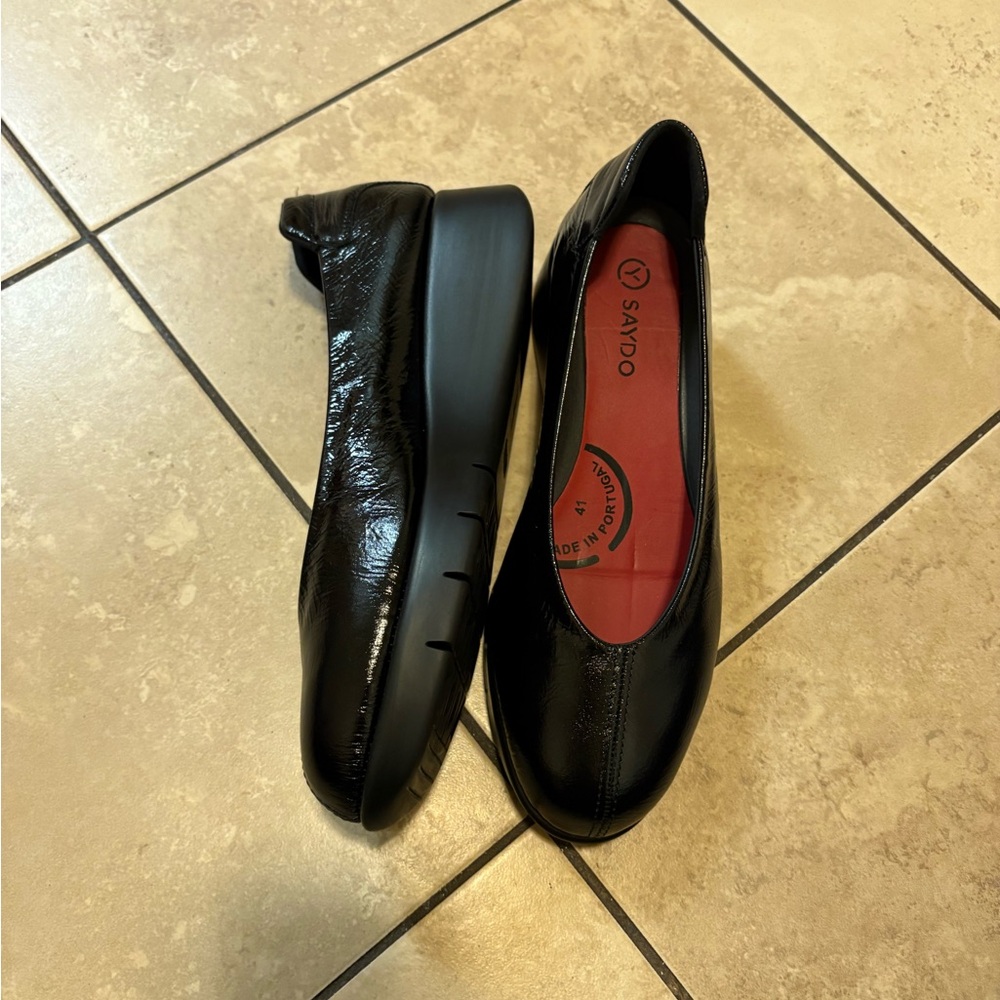 SAYDO SONIA BLACK PLUSH SLIP-ON SHOE (WOMEN'S) Size 41(US10.5) - Picture 2 of 7